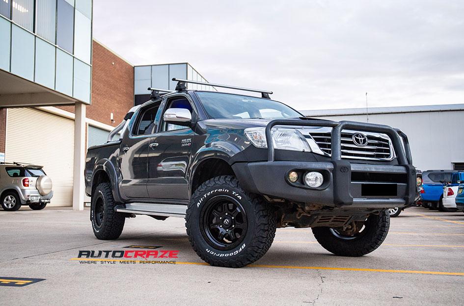 TOYOTA HILUX N70 4WD JM2 MATTE BLACK
